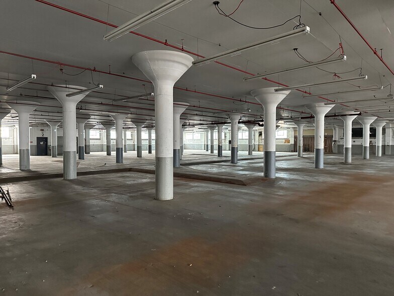 More Photos Of 1575 Lake St, Elmira Manufacturing For Lease