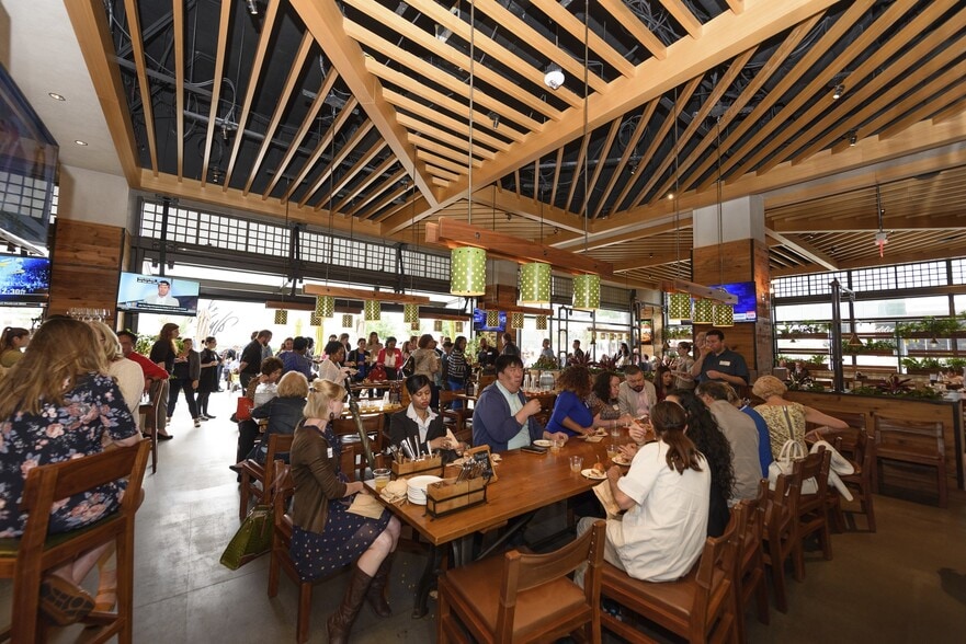 More Photos Of 7900 Tysons One Pl, McLean Office For Lease