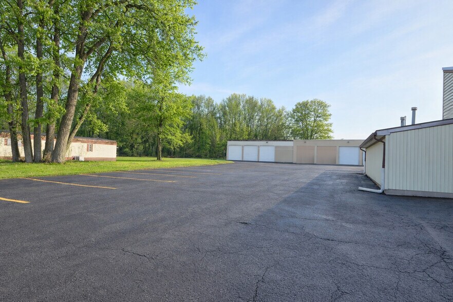 More Photos Of 369 Waterloo Geneva Rd, Waterloo Town Restaurant For Sale