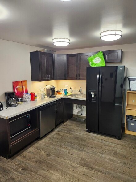 More Photos Of 1843 W Lexington St, Baltimore Office For Lease