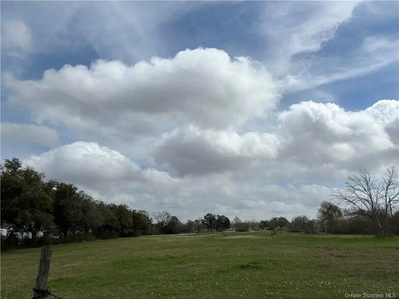 More Photos Of 1 Ramoin Street St, Sulphur Land For Sale