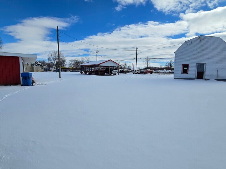 More Photos Of 365 E Main St, Waterloo Town Restaurant For Sale