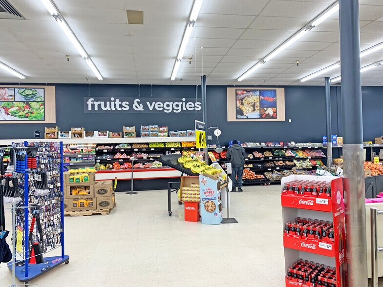 More Photos Of 1625 Leonard St NE, Grand Rapids Storefront For Sale