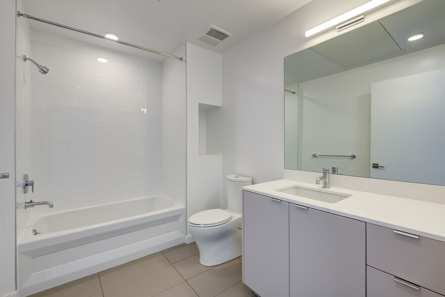 More Photos Of 5135 W Adams Blvd, Los Angeles Apartments For Lease