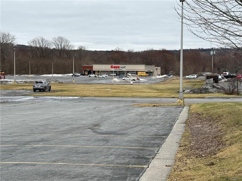 More Photos Of 140 Eastern Blvd, Watertown Office For Sale