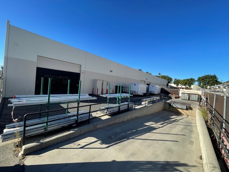 Primary Photo Of 3454-3464 Durahart St, Riverside Manufacturing For Lease