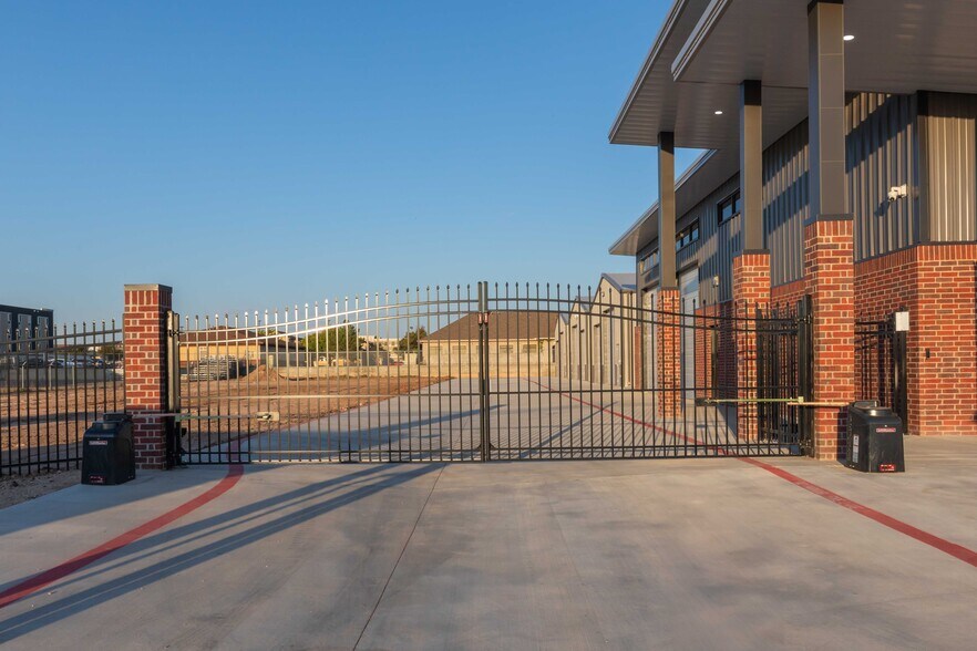 More Photos Of 8205 Amarillo Blvd W, Amarillo Industrial For Sale