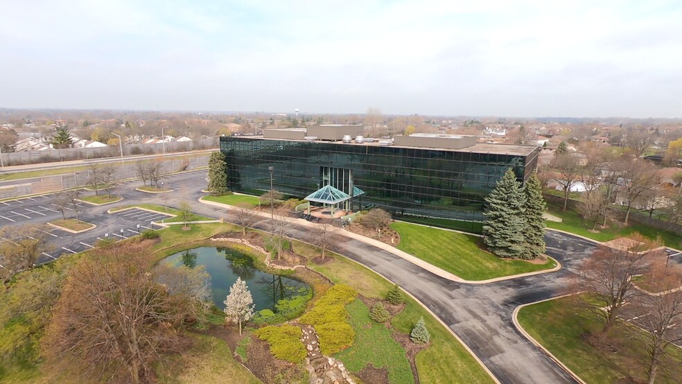 More Photos Of 3800 N Wilke Rd, Arlington Heights Office For Sale