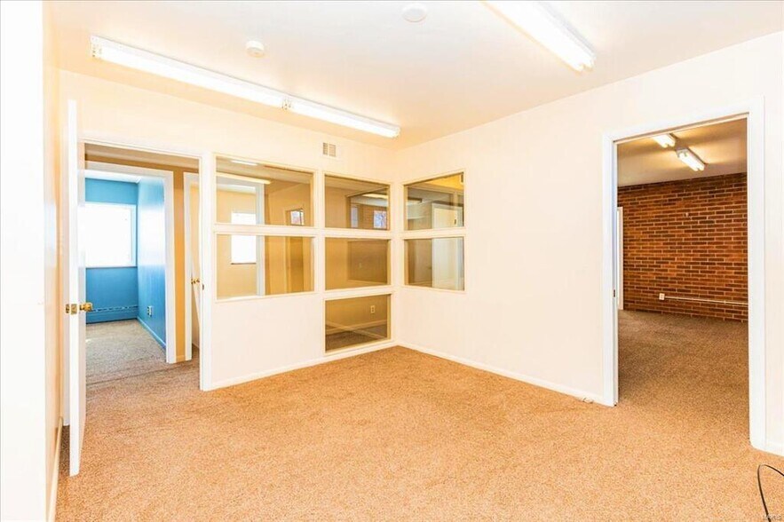 More Photos Of 9979 Watson Rd, Saint Louis Storefront Retail Office For Sale