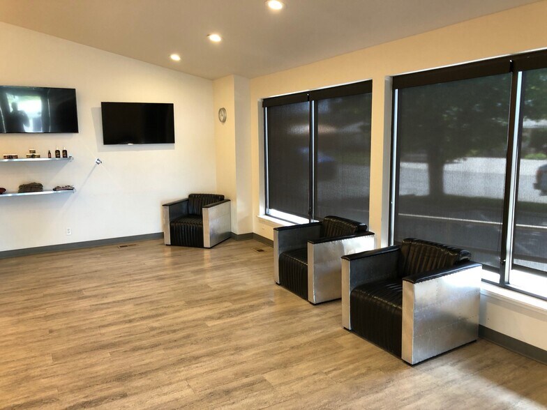 More Photos Of 1440 Blue Lakes Blvd N, Twin Falls Storefront Retail Office For Lease