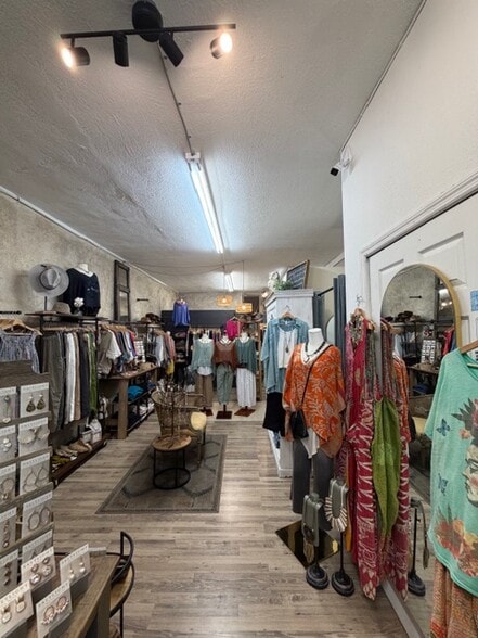 More Photos Of 1916 Central Ave, Saint Petersburg Storefront For Lease