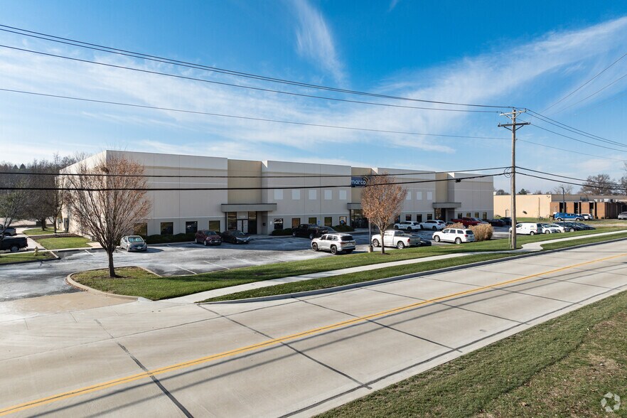 Primary Photo Of 1533-1537 Larkin Williams Rd, Fenton Warehouse For Lease
