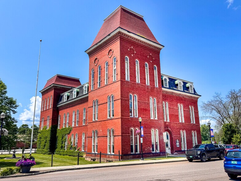 Primary Photo Of 2 Federal St, Saint Albans Specialty For Sale