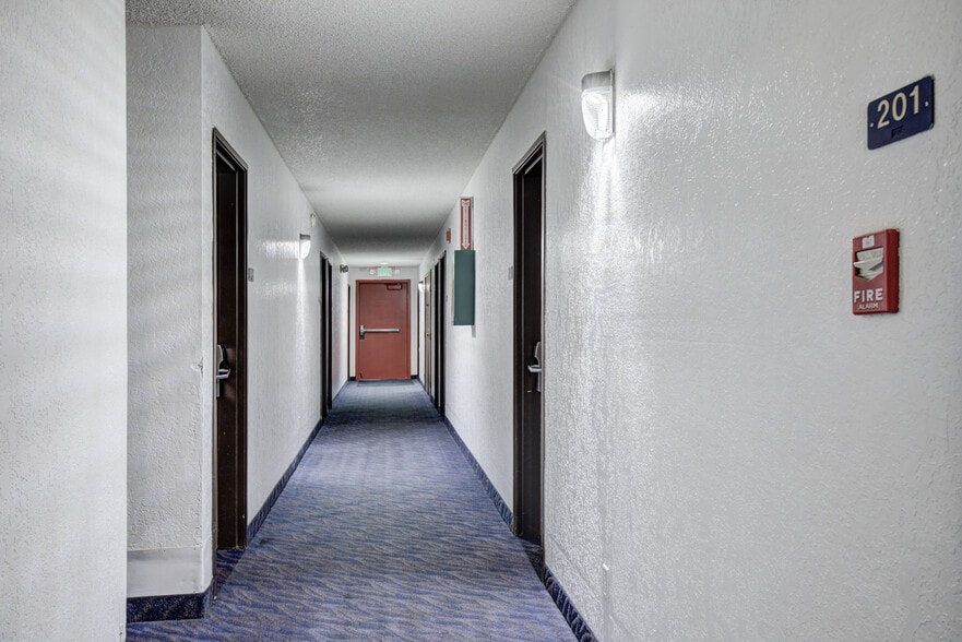 More Photos Of 101 W Phoenix St, Payson Hotel For Sale