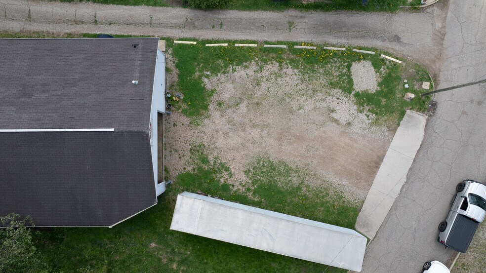 More Photos Of 80 Vine St, Newark Light Distribution For Sale