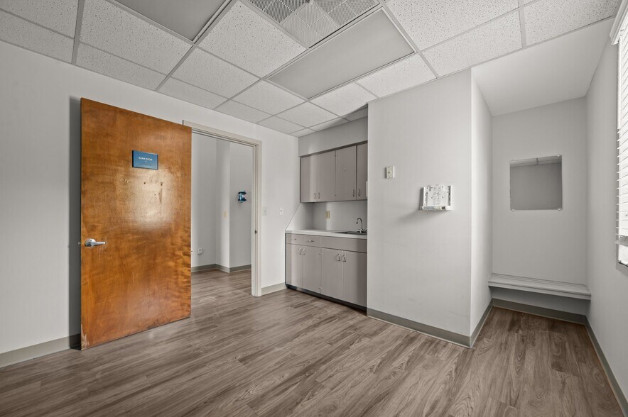 More Photos Of 2503 N Queen St, Kinston Medical For Sale