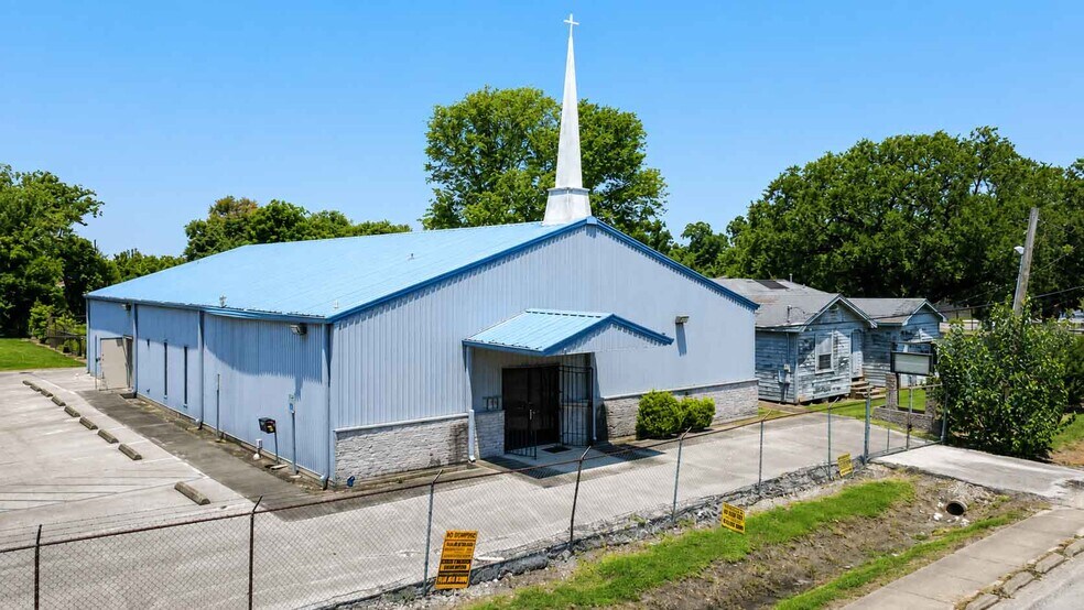 More Photos Of 3917 Wipprecht St, Houston Religious Facility For Sale