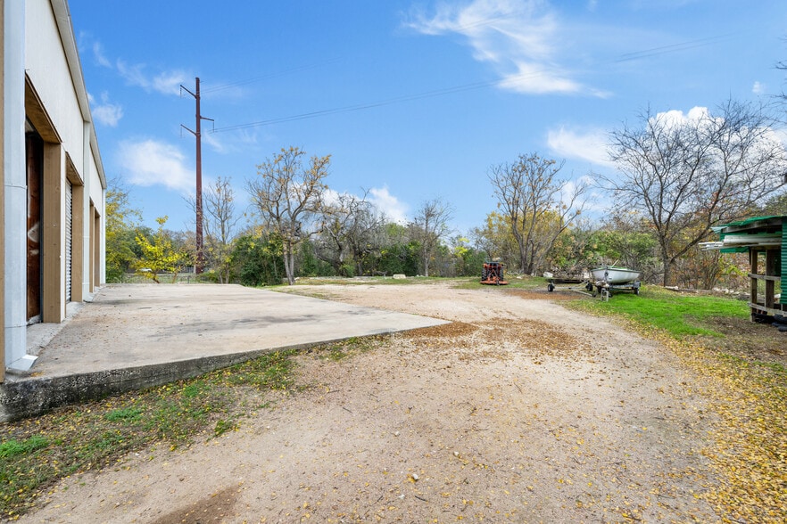 More Photos Of 5205 Hudson Bend Rd, Austin Light Manufacturing For Sale