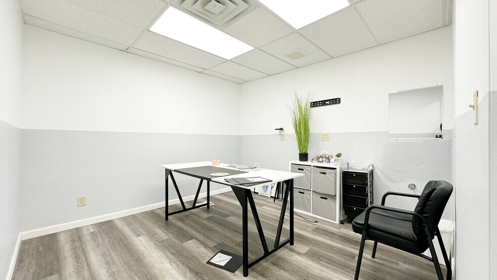 More Photos Of 7125 Reading Rd, Cincinnati Medical For Sale