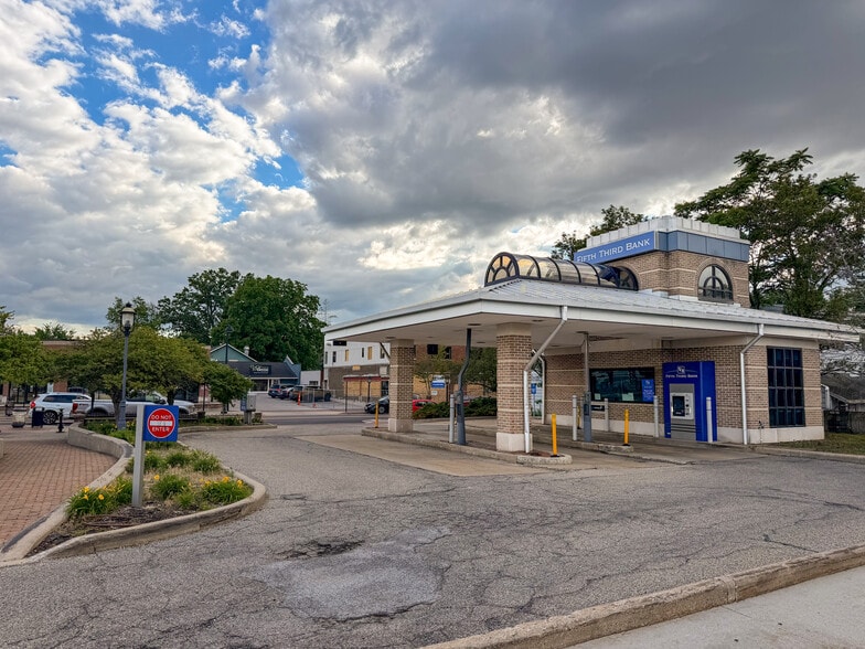 More Photos Of 2145 Wealthy St SE, Grand Rapids Bank For Sale