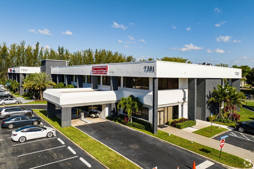 Primary Photo Of 7301 W Palmetto Park Rd, Boca Raton Unknown For Lease