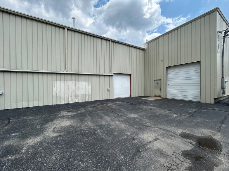 More Photos Of 1916-1924 S Calhoun St, Fort Wayne Storefront For Sale