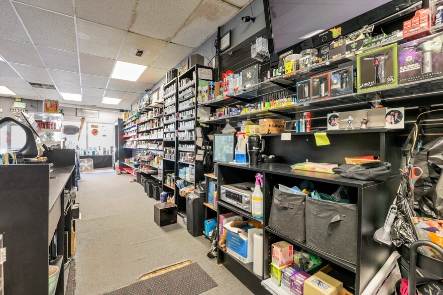 More Photos Of 1186 N High St, Columbus Storefront Retail Office For Sale
