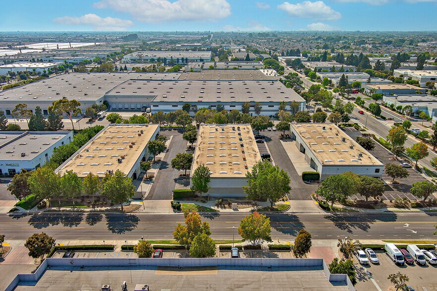 More Photos Of 2364 E Sturgis Rd, Oxnard Warehouse For Sale