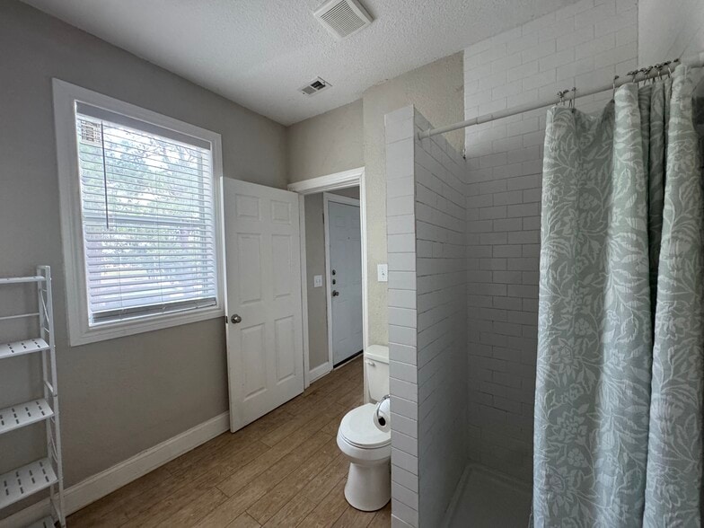 More Photos Of 3720 Sockwell Blvd, Greenville Apartments For Sale