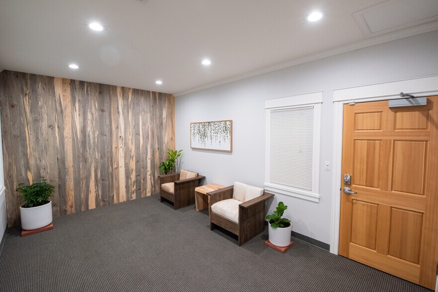 More Photos Of 68 Inverness Ln E, Englewood Loft Creative Space For Lease
