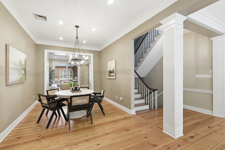 More Photos Of 121-123 E King St, Lancaster Office Residential For Sale