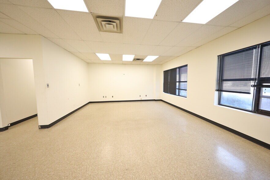 More Photos Of 12 Orben Dr, Landing Showroom For Lease