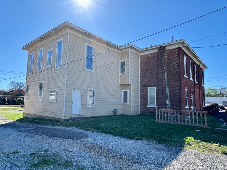 More Photos Of 158 E College Ave, Holly Springs Office For Sale