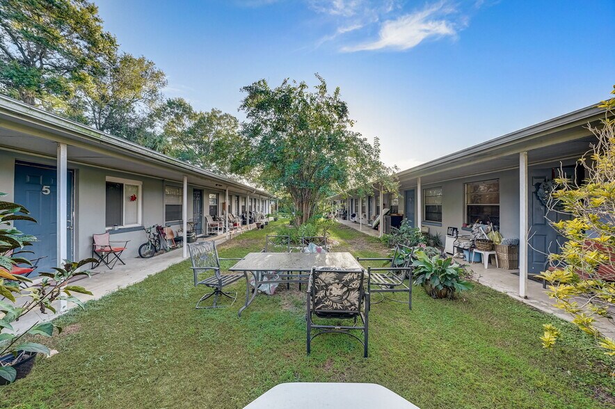 More Photos Of 3017 49th St S, Gulfport Apartments For Sale