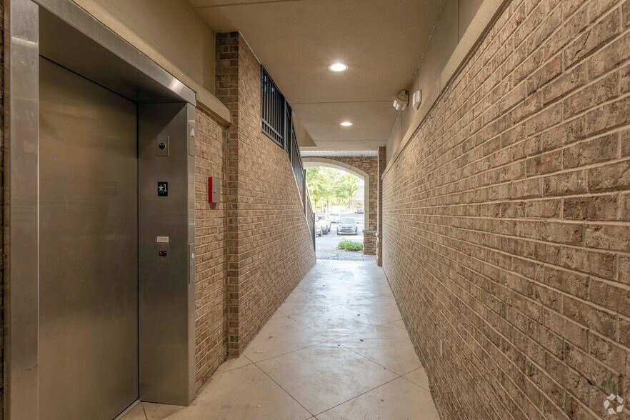 More Photos Of 7130 Buford Hwy, Atlanta Unknown For Sale