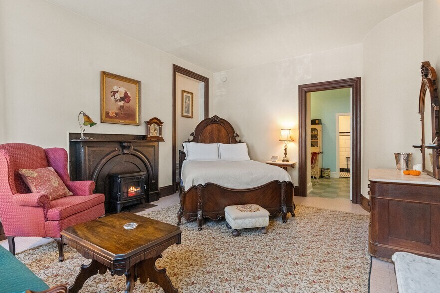 More Photos Of 23-25 Race St, Jim Thorpe Hospitality For Sale