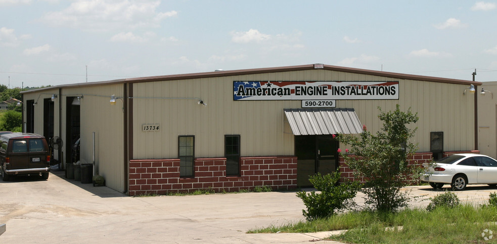 Primary Photo Of 13734 Lookout Rd, San Antonio Light Manufacturing For Lease