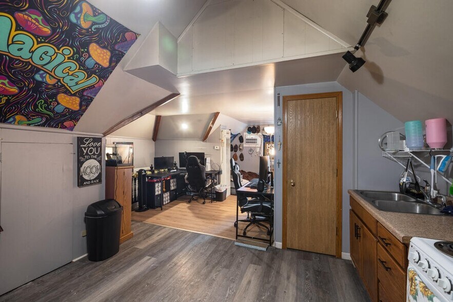 More Photos Of 1601 Jackson St, La Crosse General Retail For Sale