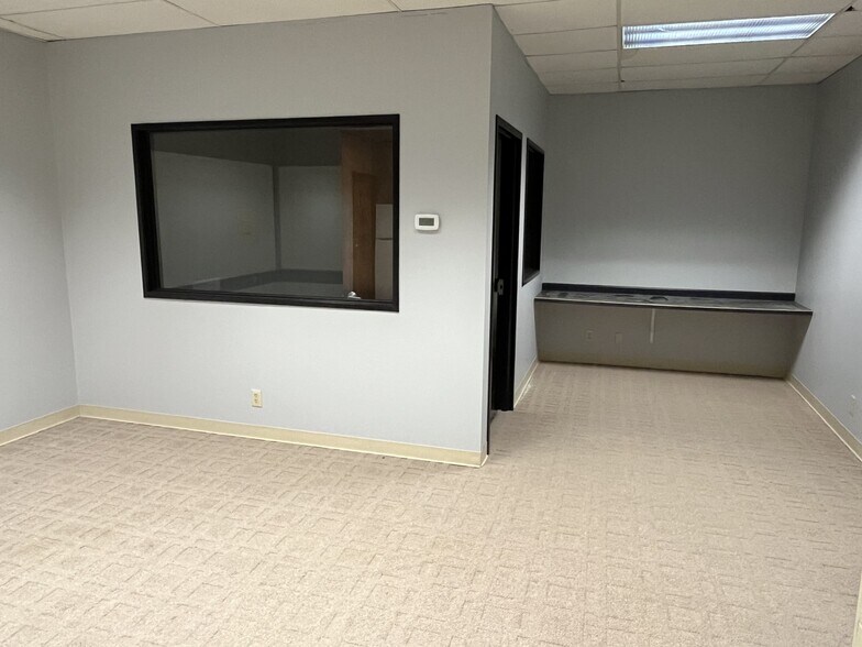 More Photos Of 6314 Rucker Rd, Indianapolis Serviced Offices For Lease