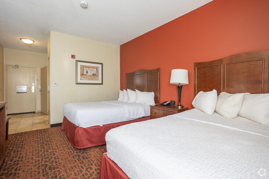 More Photos Of 1150 Riverside Dr, Battle Creek Hotel For Sale