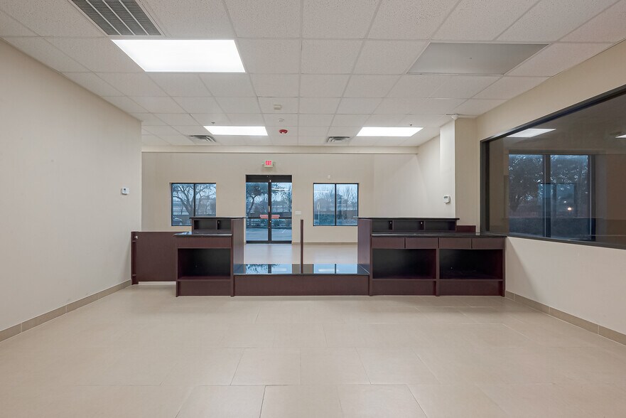 More Photos Of 11820 S Sam Houston Pkwy W, Houston Warehouse For Sale