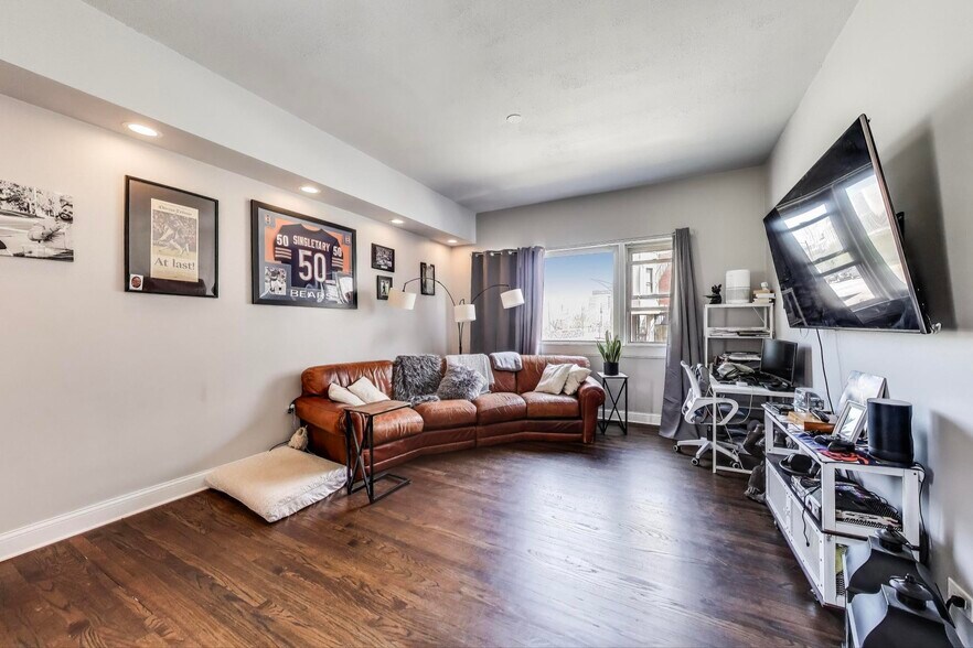 More Photos Of 1103 W Grand Ave, Chicago Apartments For Sale
