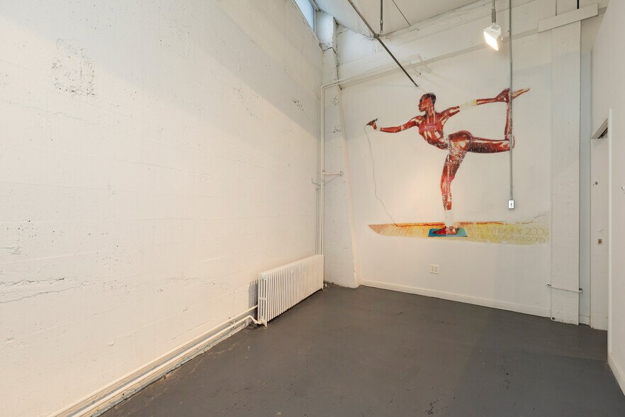 More Photos Of 3516 Fremont Pl N, Seattle General Retail For Lease