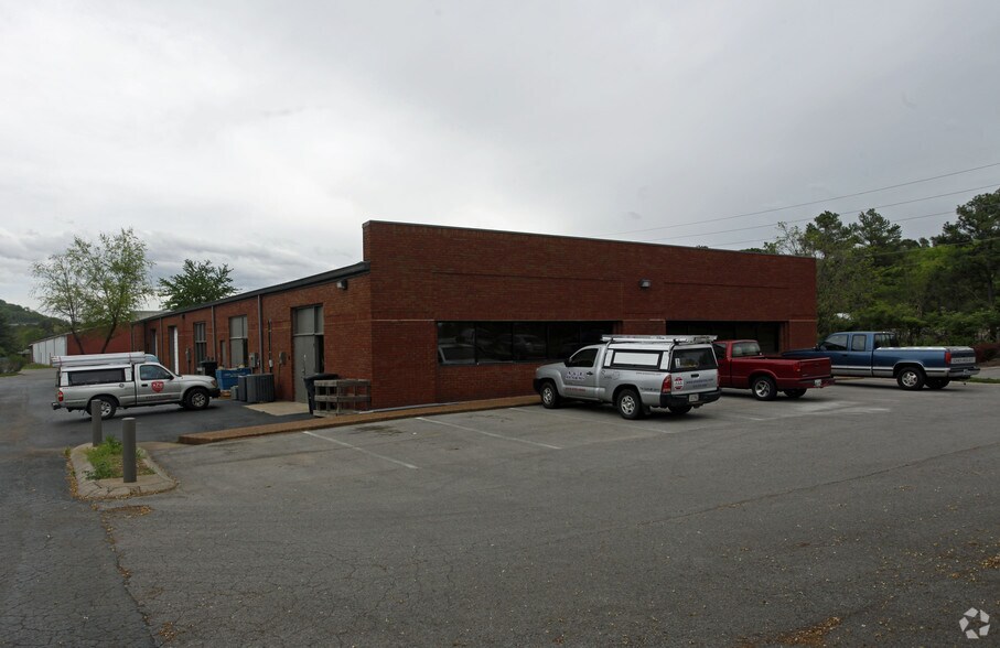 More Photos Of 350 Wilson Pike Cir, Brentwood Light Manufacturing For Lease