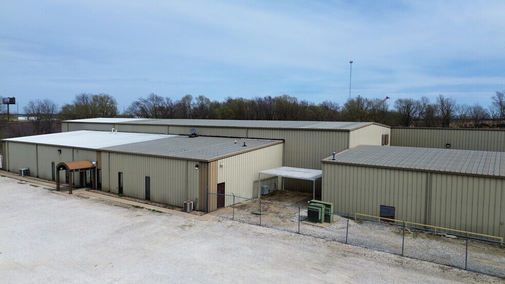 More Photos Of 3074 County Road 257, Fulton Warehouse For Lease