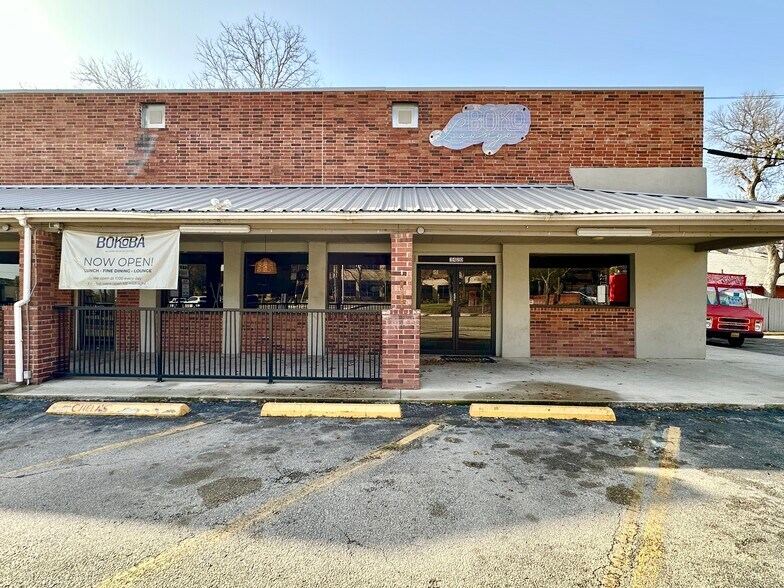 More Photos Of 3420-3440 N Saint Marys St, San Antonio Freestanding For Sale