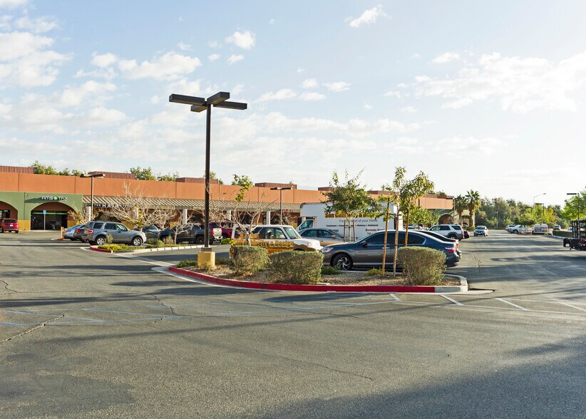 More Photos Of 78078 Country Club Dr, Bermuda Dunes Unknown For Lease