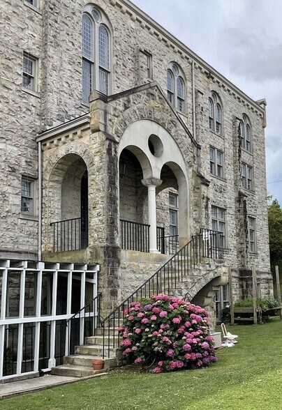 More Photos Of 621 Court St, Lynchburg Specialty For Sale