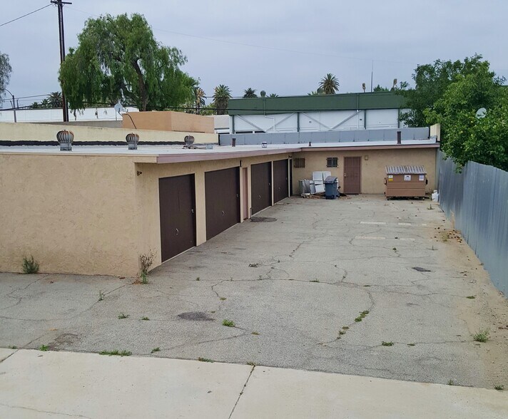 More Photos Of 208-210 E State St, Ontario Service For Sale