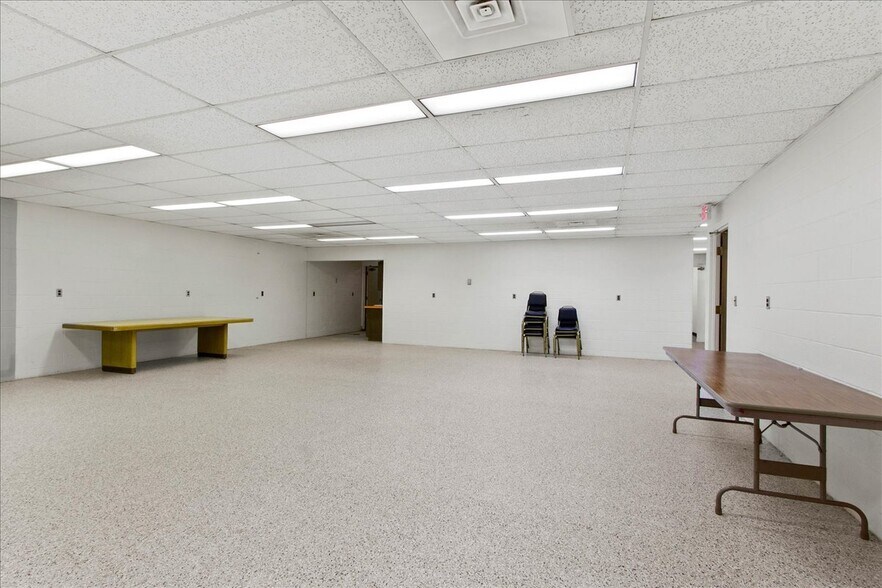 More Photos Of 8 W Maple St, North Lewisburg Storefront Retail Office For Lease
